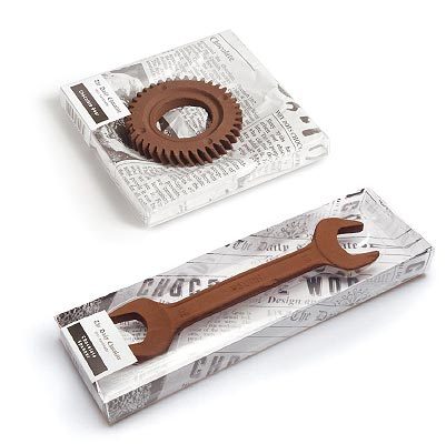 Čokoládové predmety – vidlicový kľúč na matice a ozubené koleso